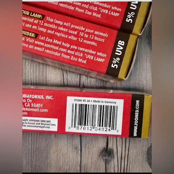 Zoo Med T8 ReptiSun 5.0 UVB Fluorescent Reptile Lamp, 24-in X 3 - Picture 2 of 10